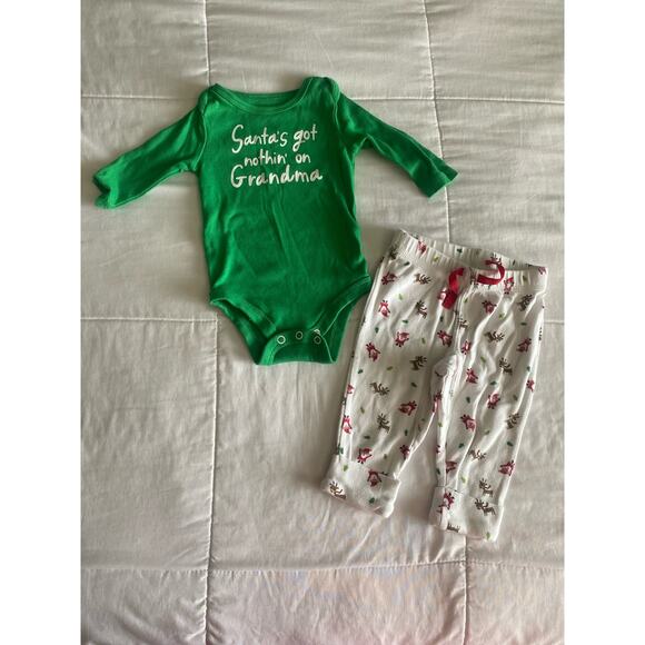 "Santa's Got Nothin' on Grandma" Baby Christmas Outfit- 3m and 6m - Picture 1 of 4